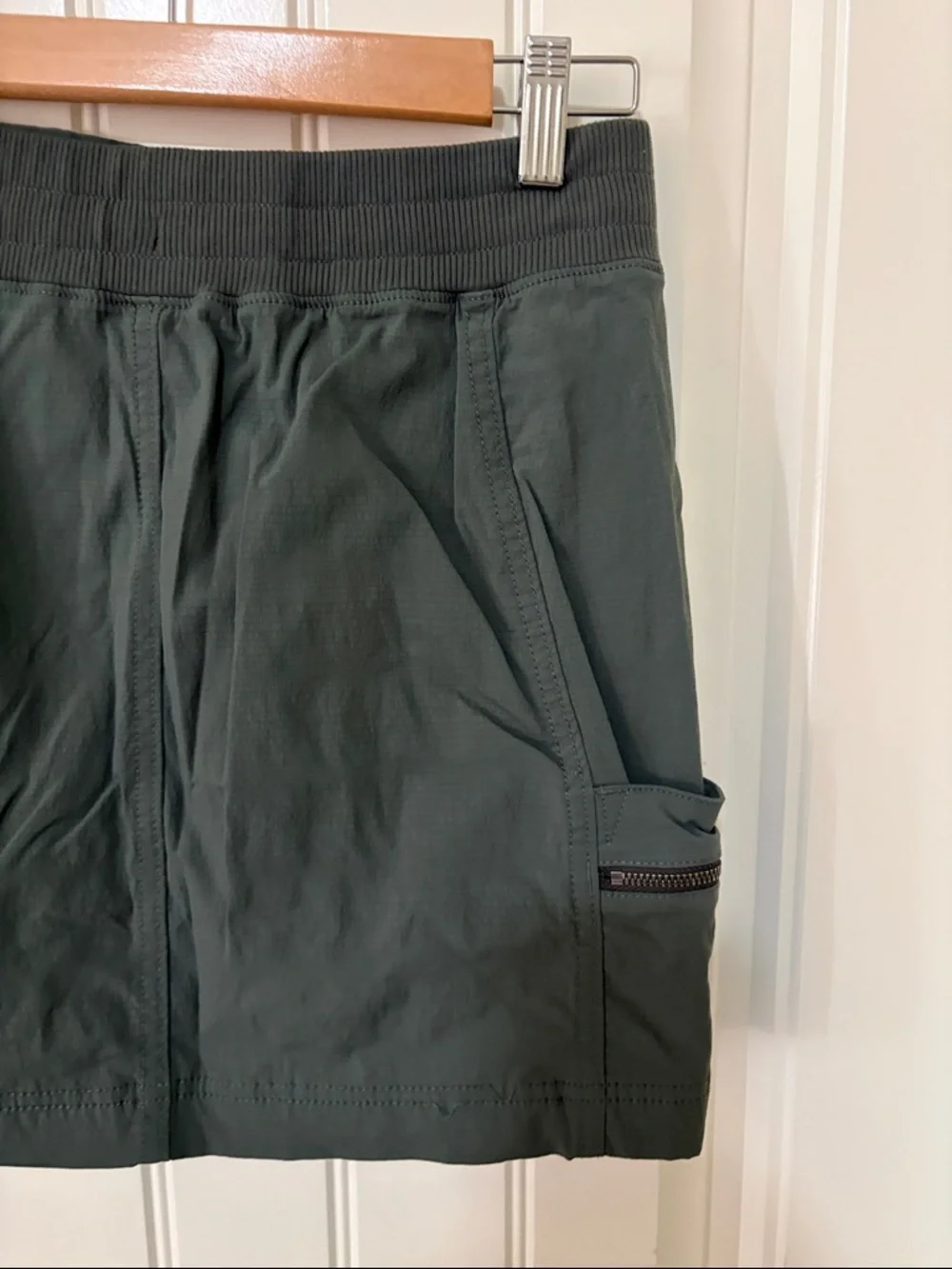 Athleta Olive Green Active Skort with Zip Pockets - Picture 6 of 9